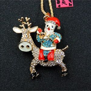 🎁Betsey Johnson Santa necklace new